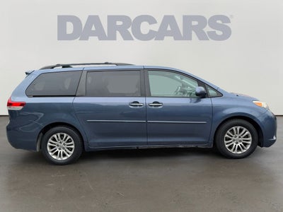 2014 Toyota Sienna XLE 8 Passenger