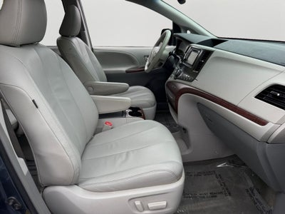 2014 Toyota Sienna XLE 8 Passenger