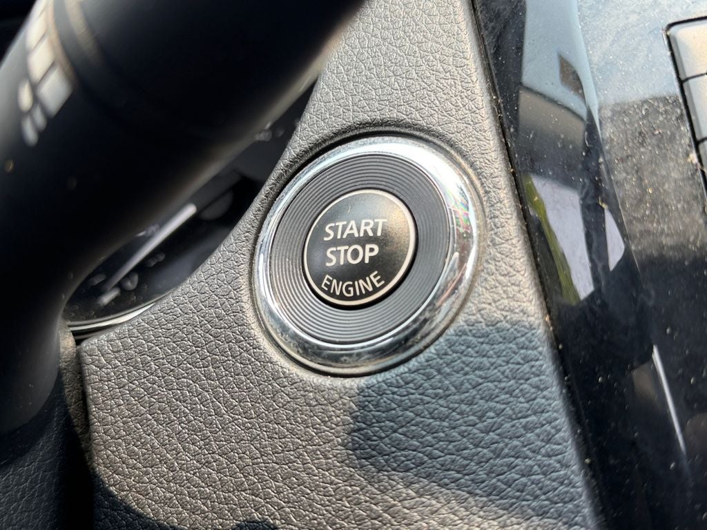 2021 Nissan Rogue Sport SL / One Owner