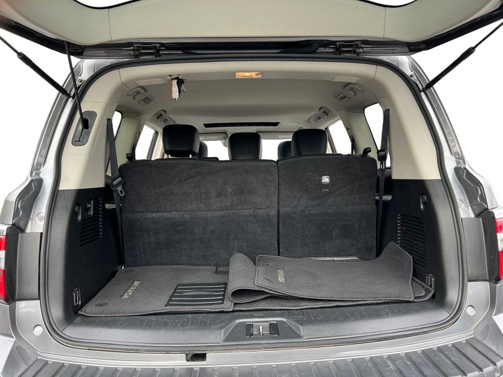 2024 Nissan Armada SL / One Owner / 4WD / Clean Carfax