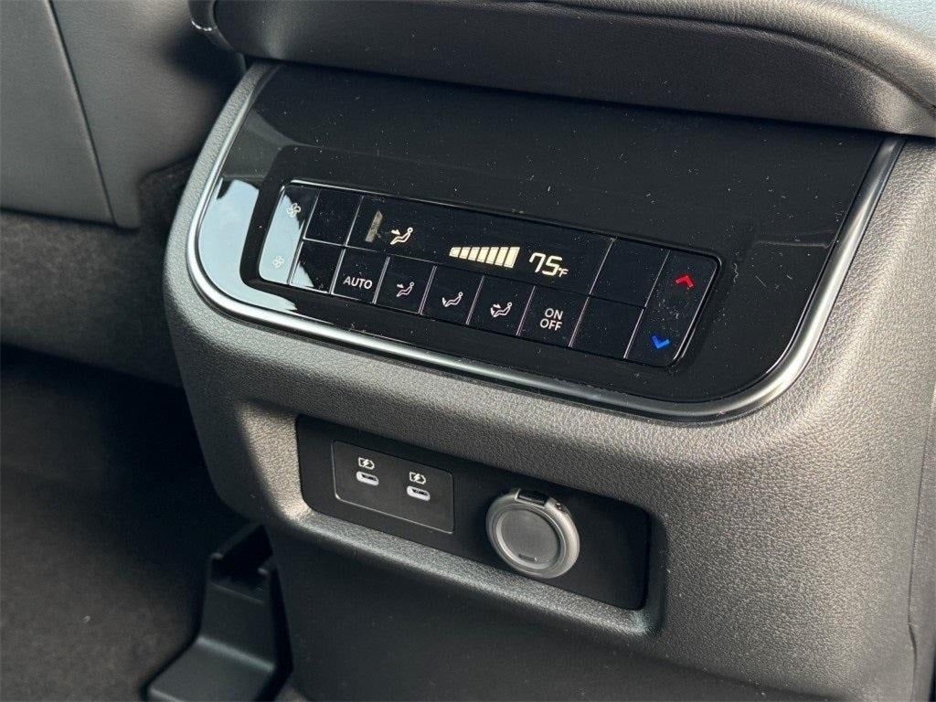 2025 Nissan Armada SL