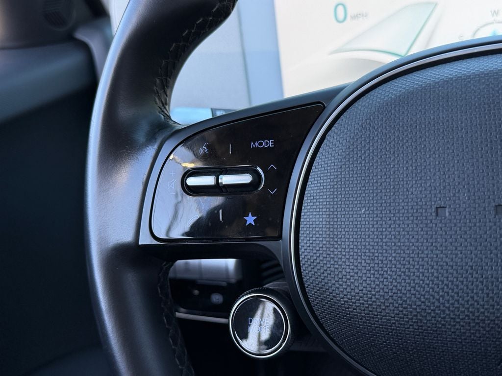 2023 Hyundai IONIQ 5 SE / One Owner