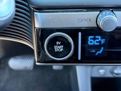 2023 Hyundai IONIQ 5 SE / One Owner