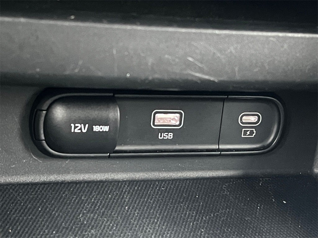 2024 Kia Seltos S / One Owner