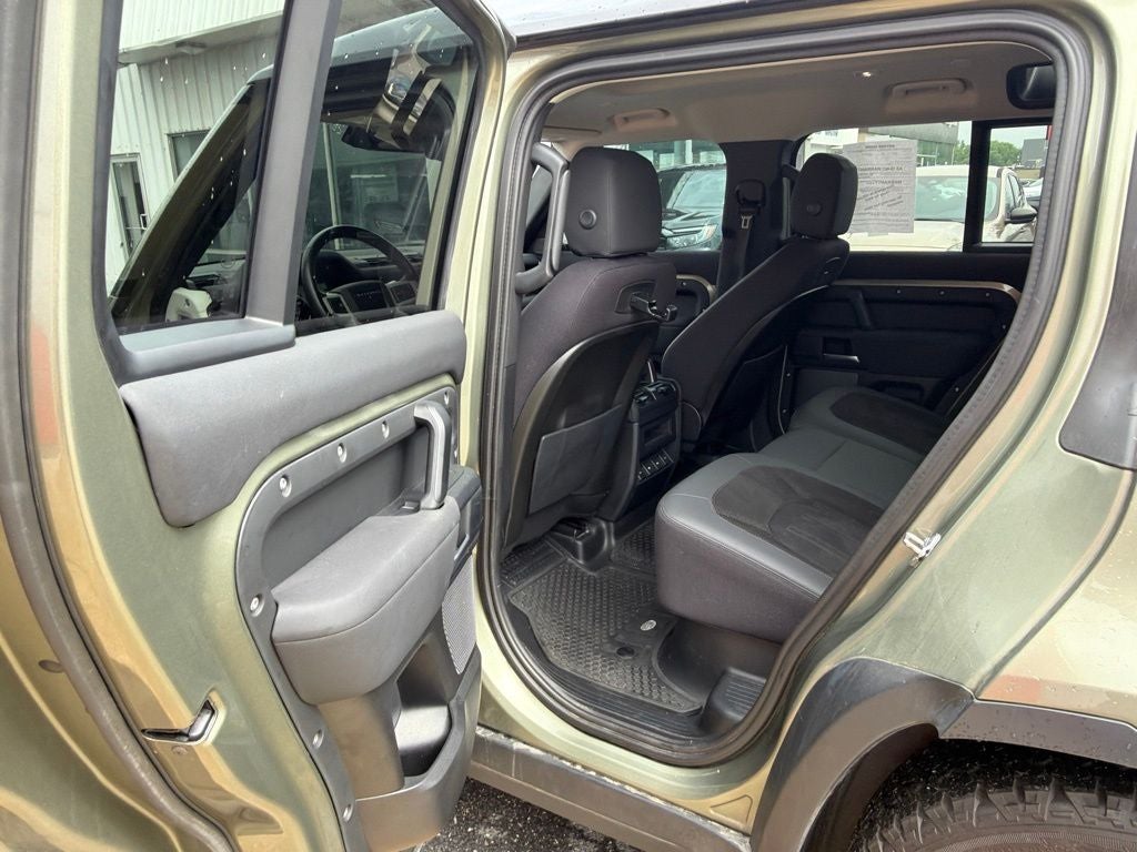2020 Land Rover Defender 110 S / One Owner