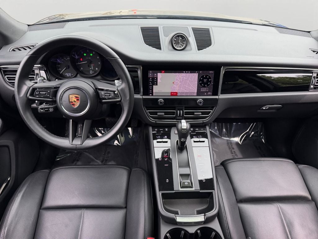 2025 Porsche Macan T