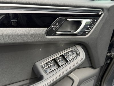 2025 Porsche Macan T