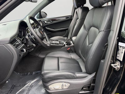 2025 Porsche Macan T
