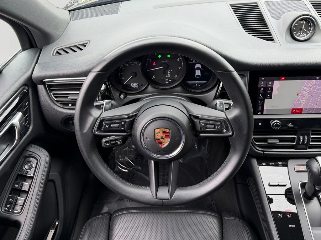 2025 Porsche Macan T