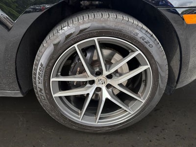 2025 Porsche Macan T