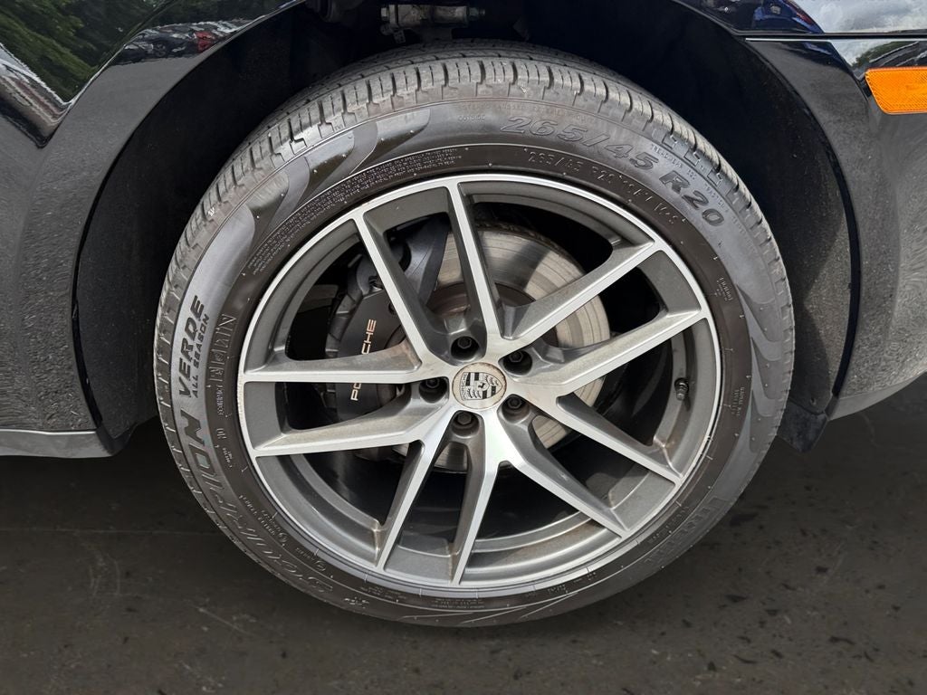 2025 Porsche Macan T