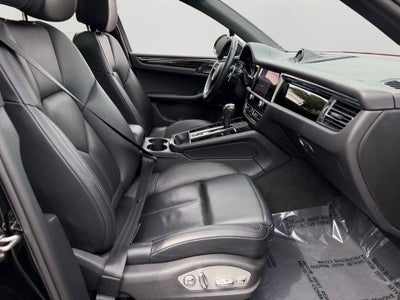 2025 Porsche Macan T