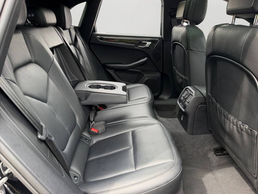 2025 Porsche Macan T