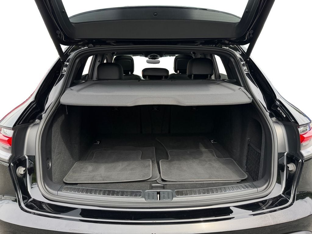 2025 Porsche Macan T