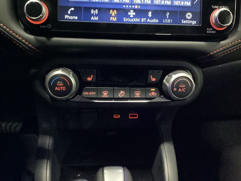 2025 Nissan Versa 1.6 SR