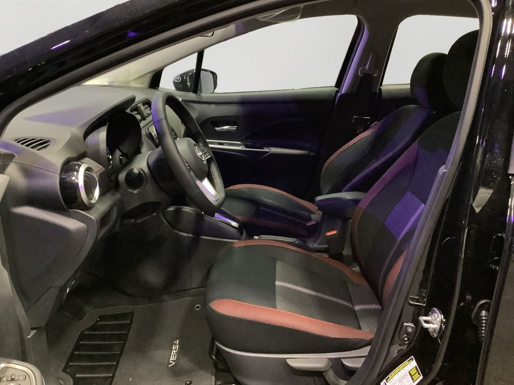 2025 Nissan Versa 1.6 SR