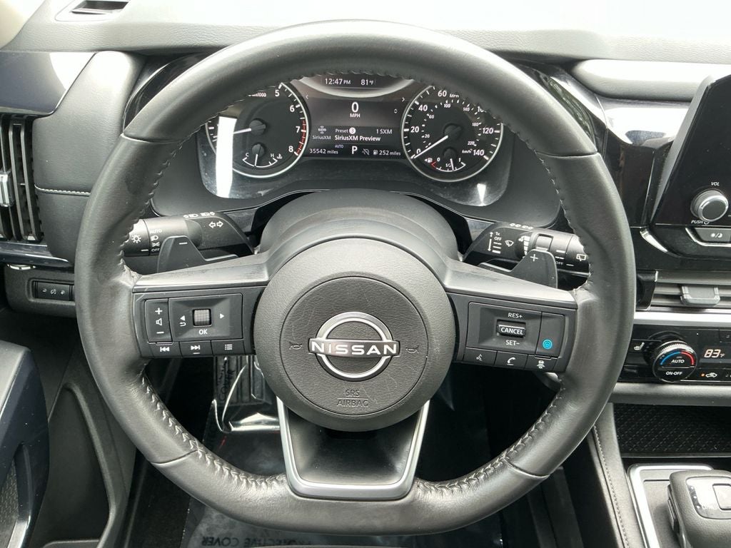 2025 Nissan Pathfinder SV