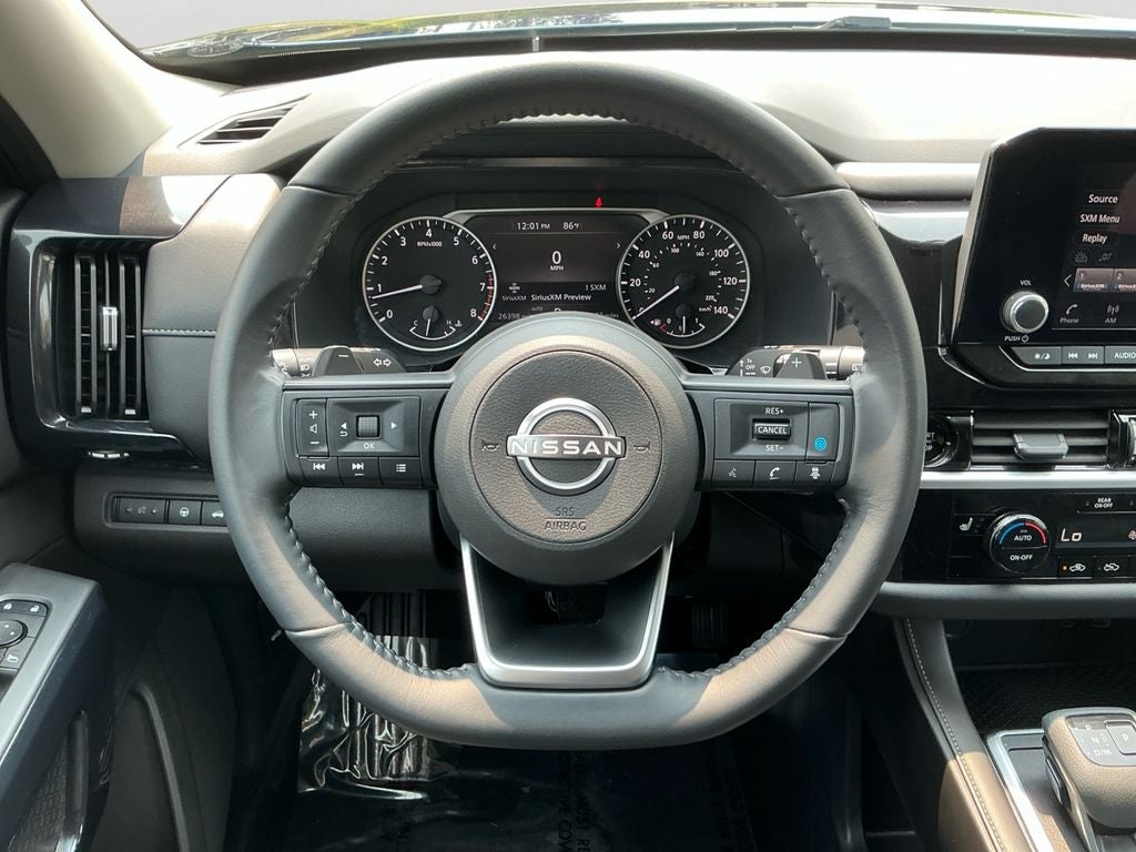 2025 Nissan Pathfinder SV