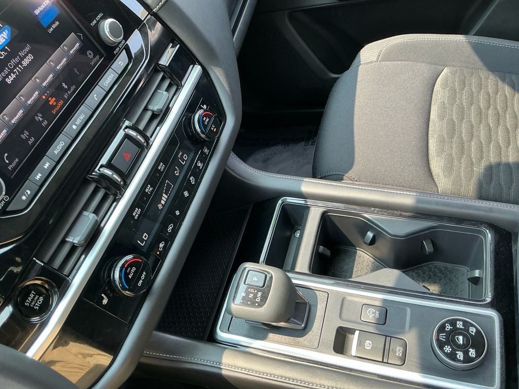 2025 Nissan Pathfinder SV