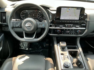 2022 Nissan Pathfinder SL