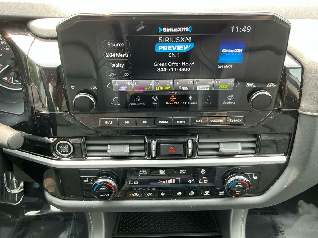 2022 Nissan Pathfinder SL