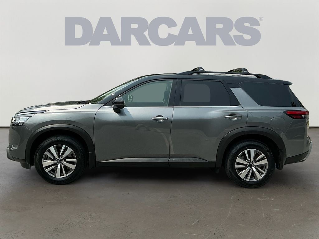 2022 Nissan Pathfinder SL