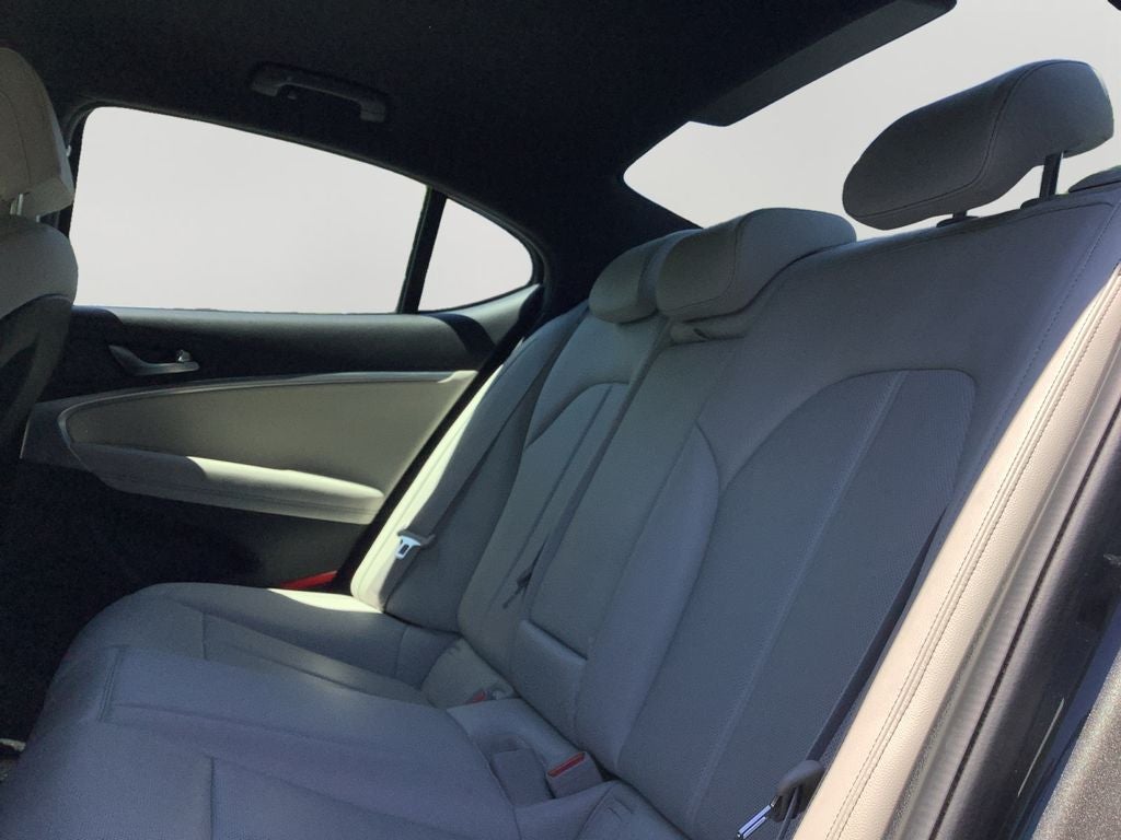 2024 Genesis G70 2.5T