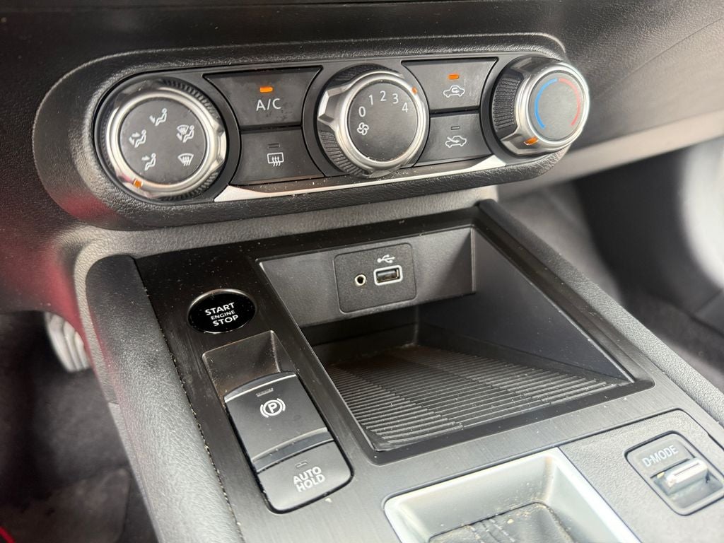 2025 Nissan Kicks S