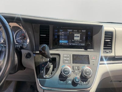 2017 Toyota Sienna XLE Premium 8 Passenger