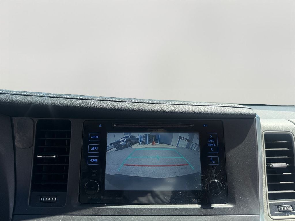 2017 Toyota Sienna XLE Premium 8 Passenger