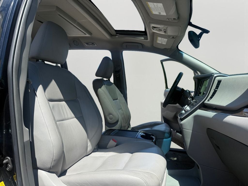 2017 Toyota Sienna XLE Premium 8 Passenger