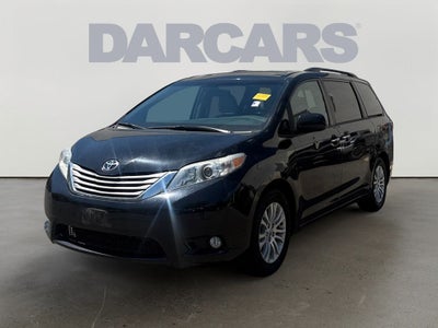 2017 Toyota Sienna XLE Premium 8 Passenger