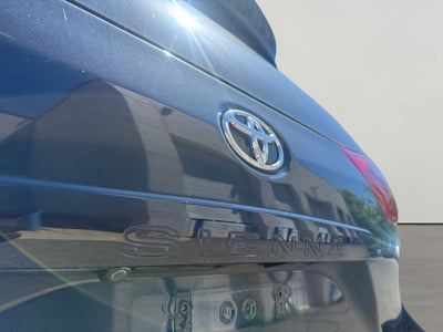 2017 Toyota Sienna XLE Premium 8 Passenger