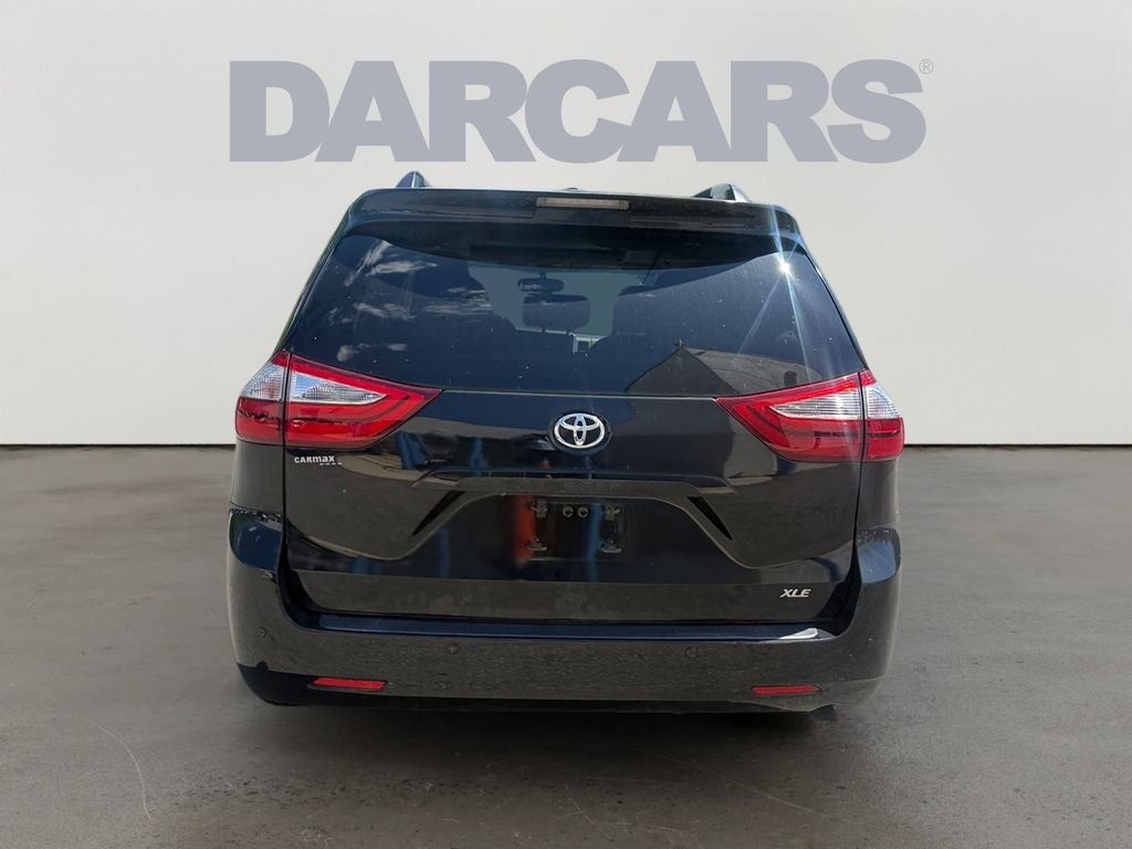 2017 Toyota Sienna XLE Premium 8 Passenger