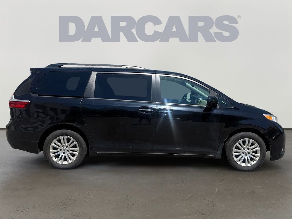 2017 Toyota Sienna XLE Premium 8 Passenger