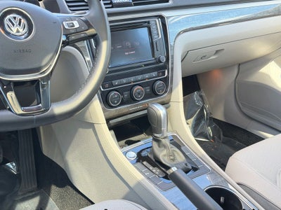 2018 Volkswagen Passat 2.0T SE