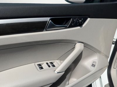 2018 Volkswagen Passat 2.0T SE