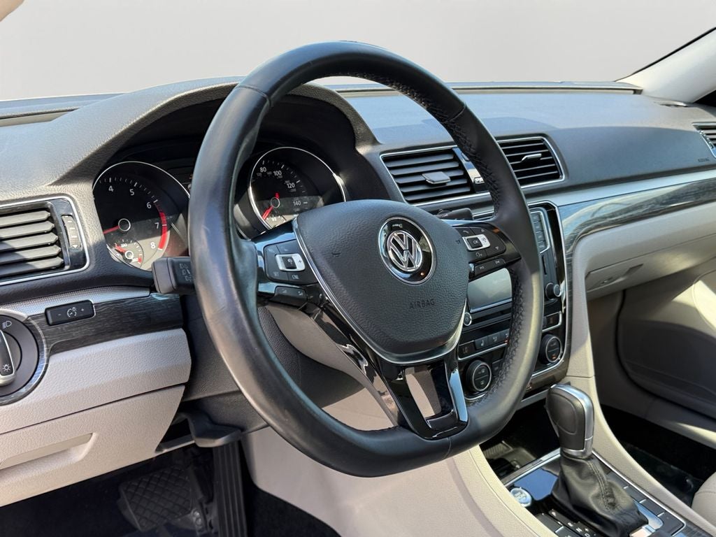 2018 Volkswagen Passat 2.0T SE