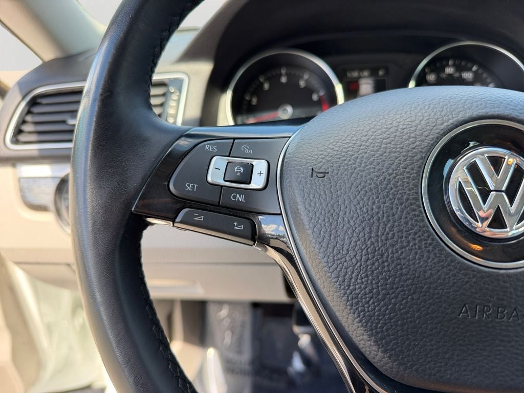 2018 Volkswagen Passat 2.0T SE