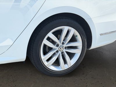 2018 Volkswagen Passat 2.0T SE
