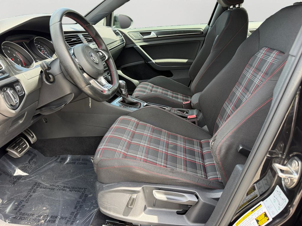 2017 Volkswagen Golf GTI S *New Tires and Brakes*