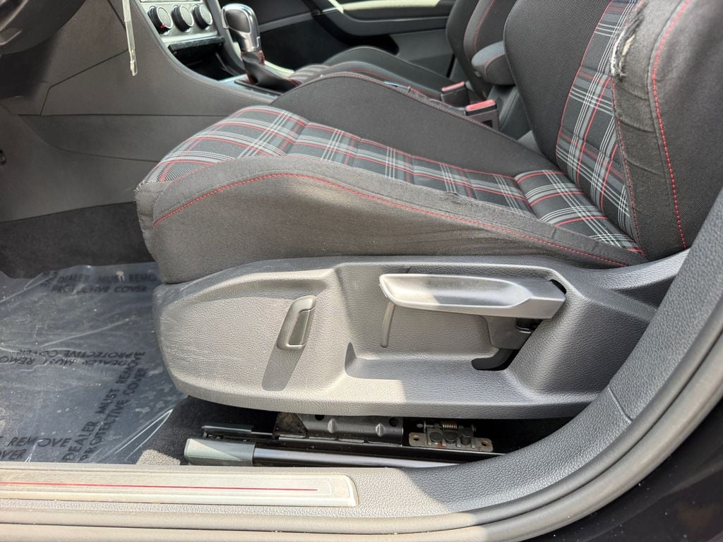 2017 Volkswagen Golf GTI S *New Tires and Brakes*