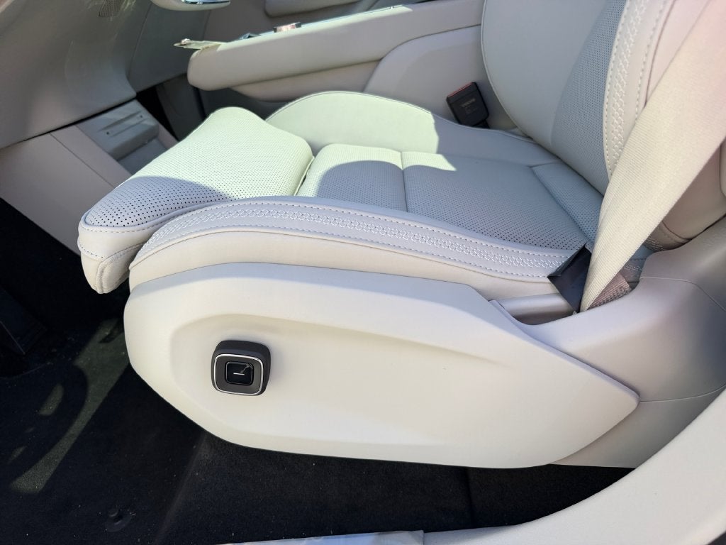 2026 Volvo EX90 Twin Motor Performance Plus 6-Seater