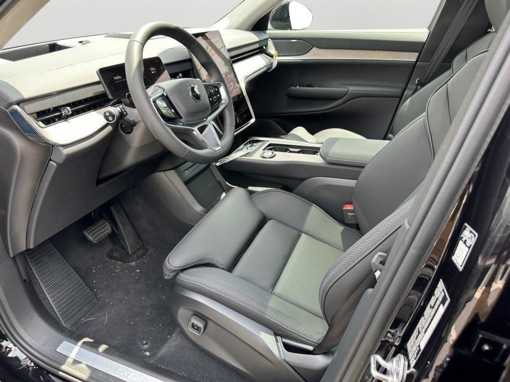 2025 Volvo EX90 Plus Twin Motor Electric 6 Seats 7-Seater