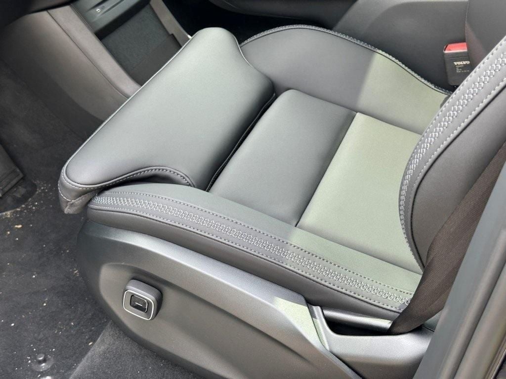 2025 Volvo EX90 Plus Twin Motor Electric 6 Seats 7-Seater