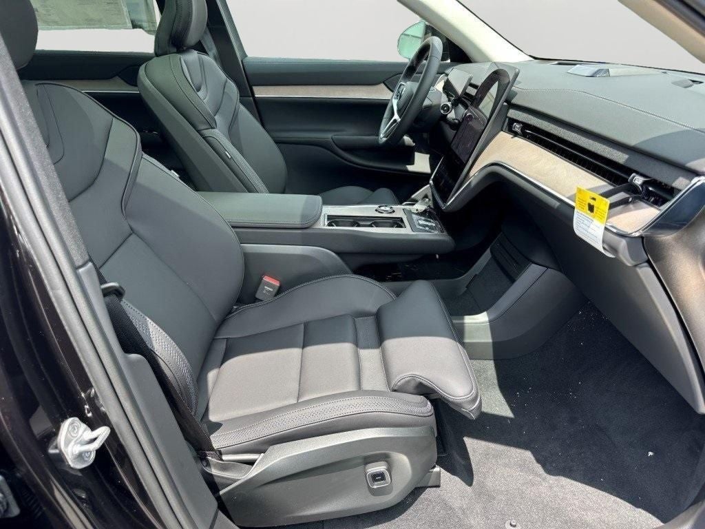 2025 Volvo EX90 Plus Twin Motor Electric 6 Seats 7-Seater