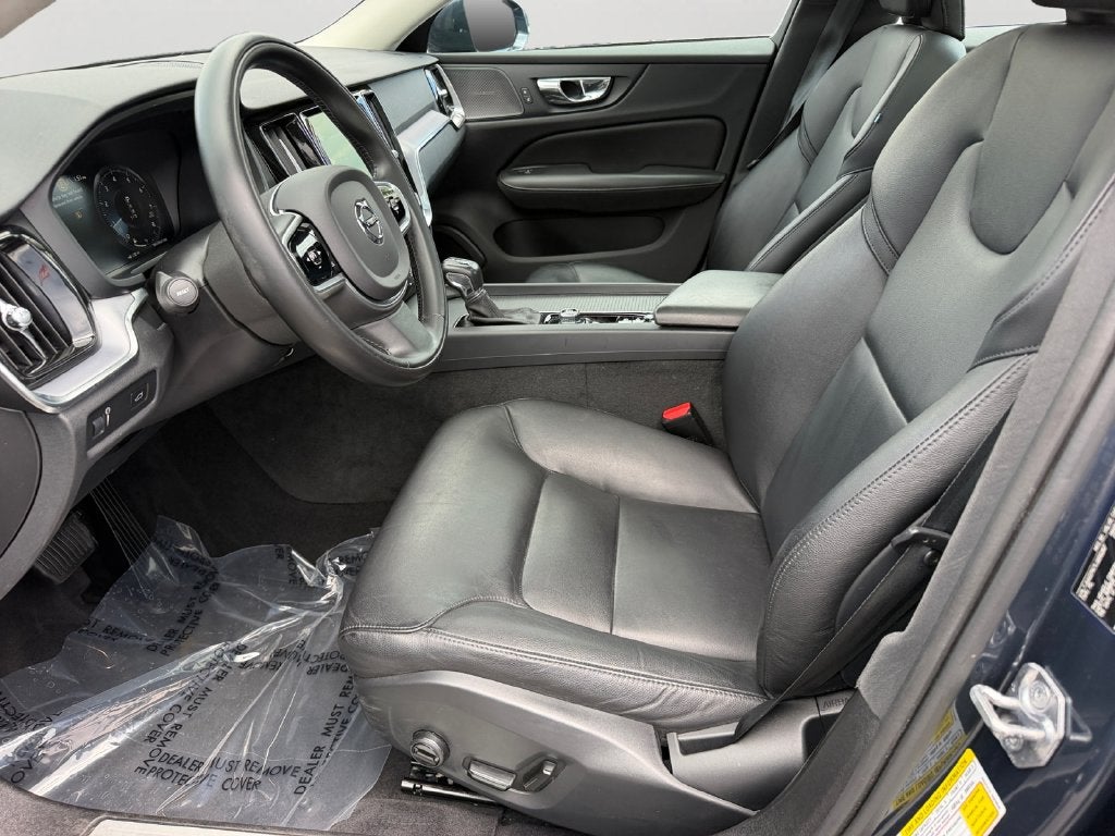 2020 Volvo S60 T6 Momentum