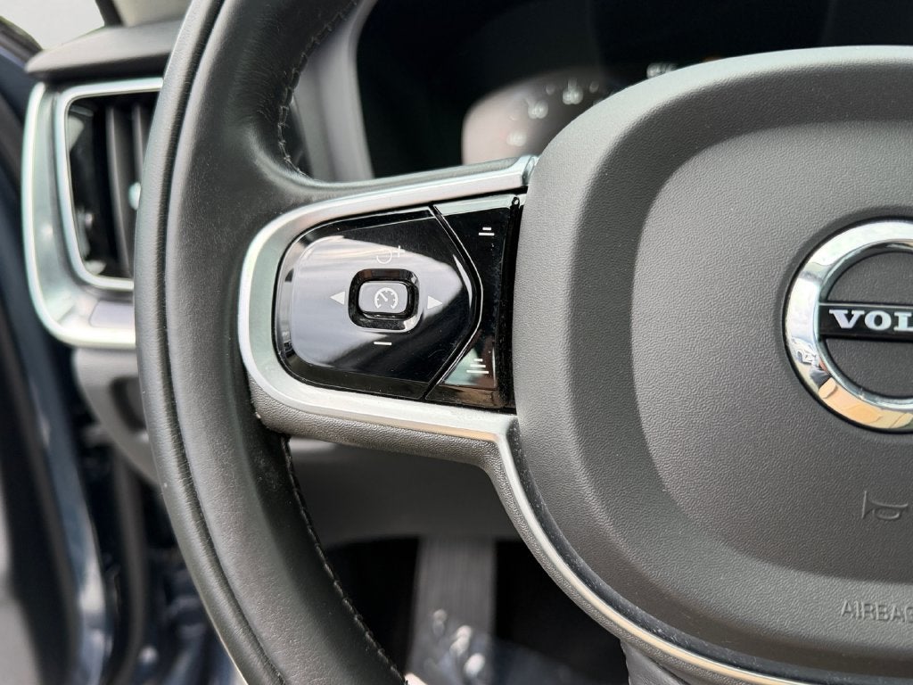 2020 Volvo S60 T6 Momentum