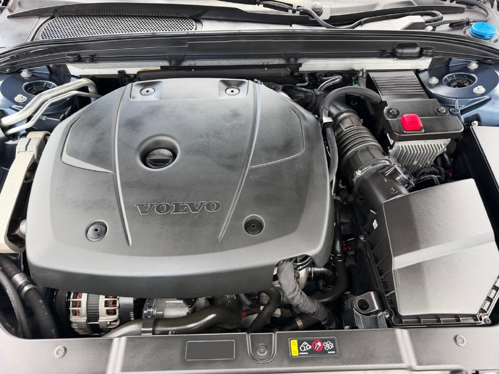 2020 Volvo S60 T6 Momentum