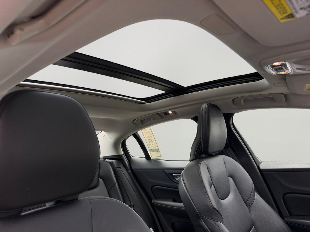 2020 Volvo S60 T6 Momentum